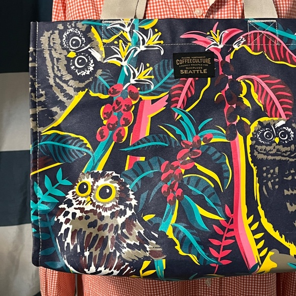 Chalo Seattle Coffee Culture Night Owls Coated Canvas Zipper Tote - 17 x 13 x 5" - Picture 5 of 15